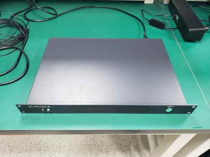 AIS/ACARS/ADS-B/IFF一体化侦收设备（SDR应用）